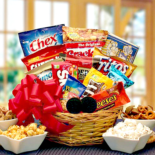 Snack Lovers Gift Basket, Sweet & Salty Snacks