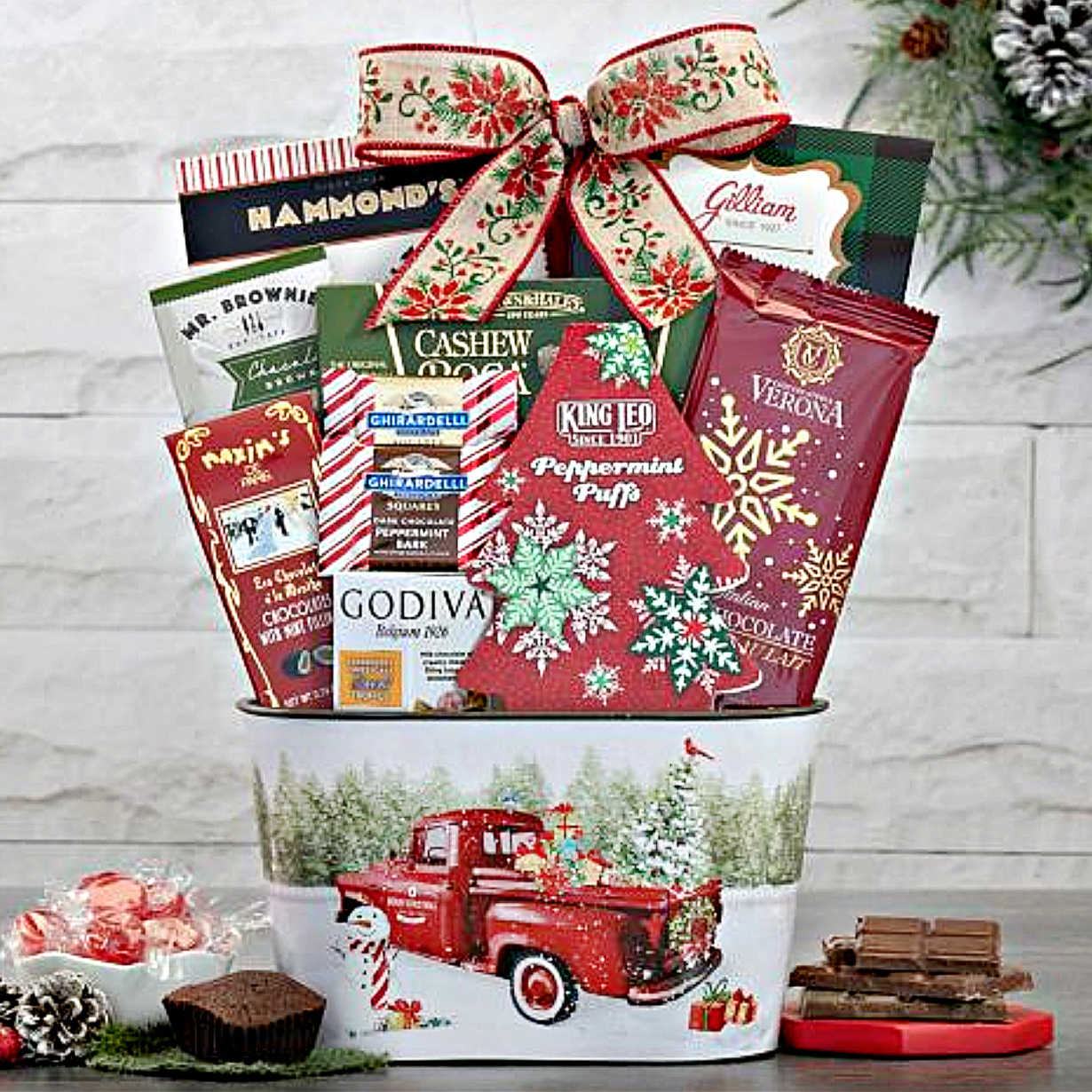 Nostalgic Christmas Sweets Assortment Gift Basket