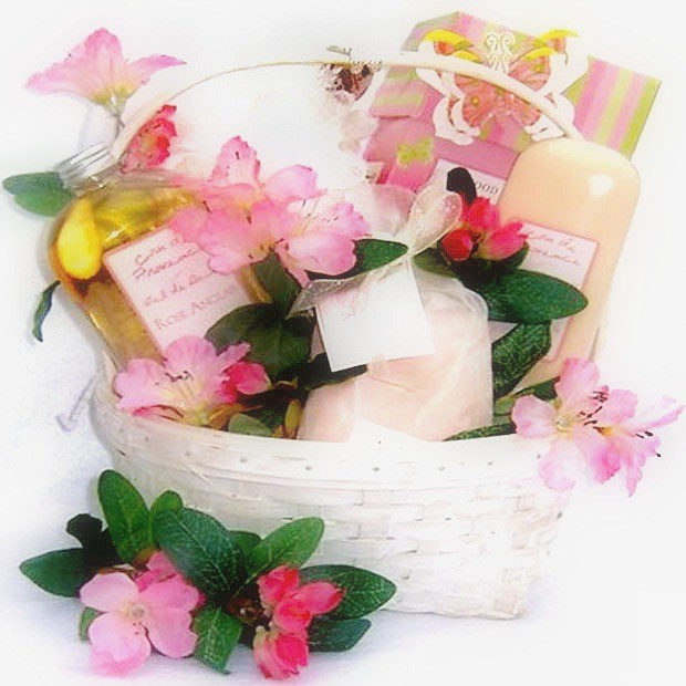 Pamper Her, Luxury Spa Gift Basket