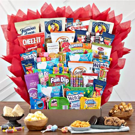 Snacksr gift basket